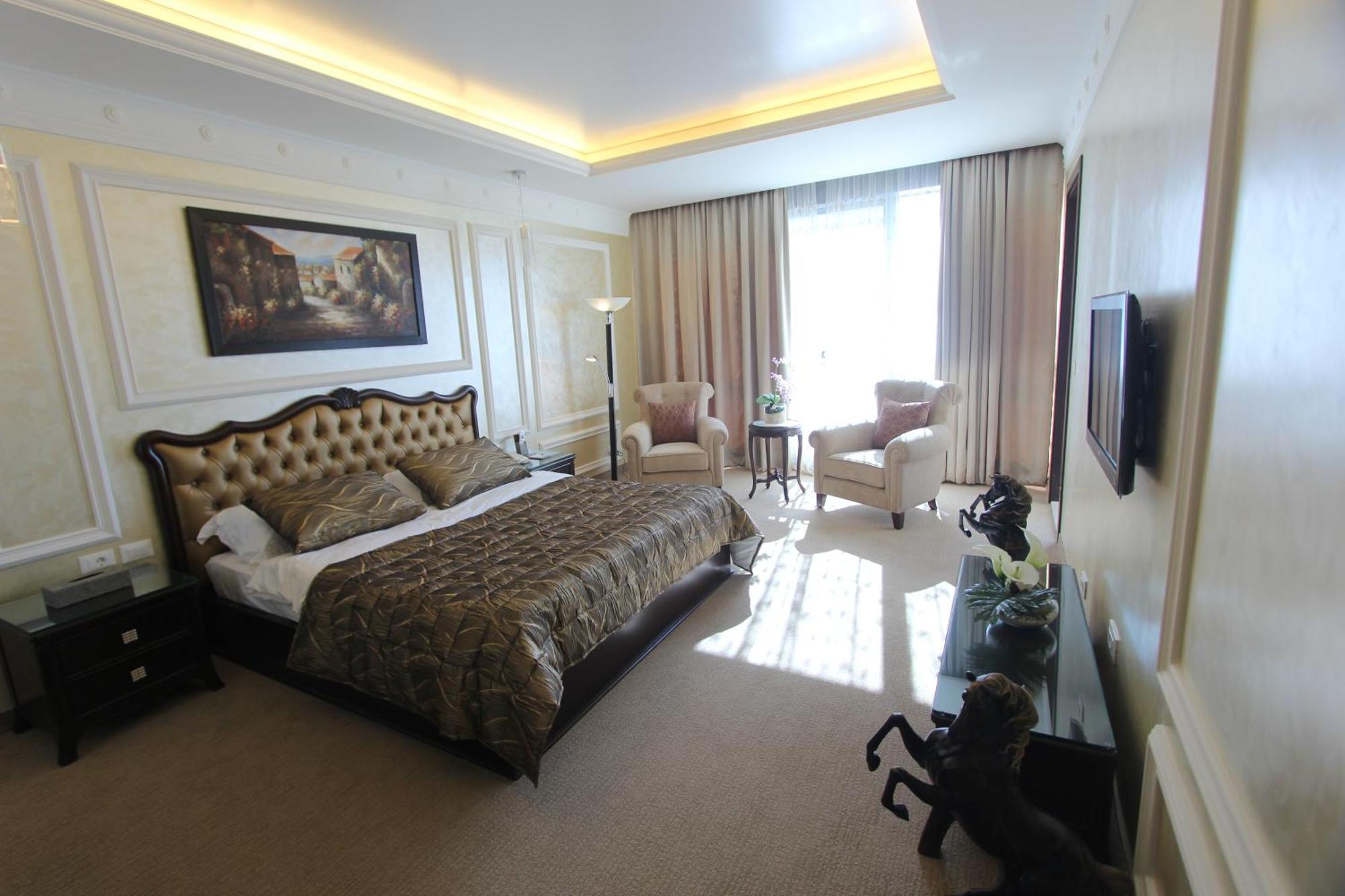 Elite By Beverly 4*