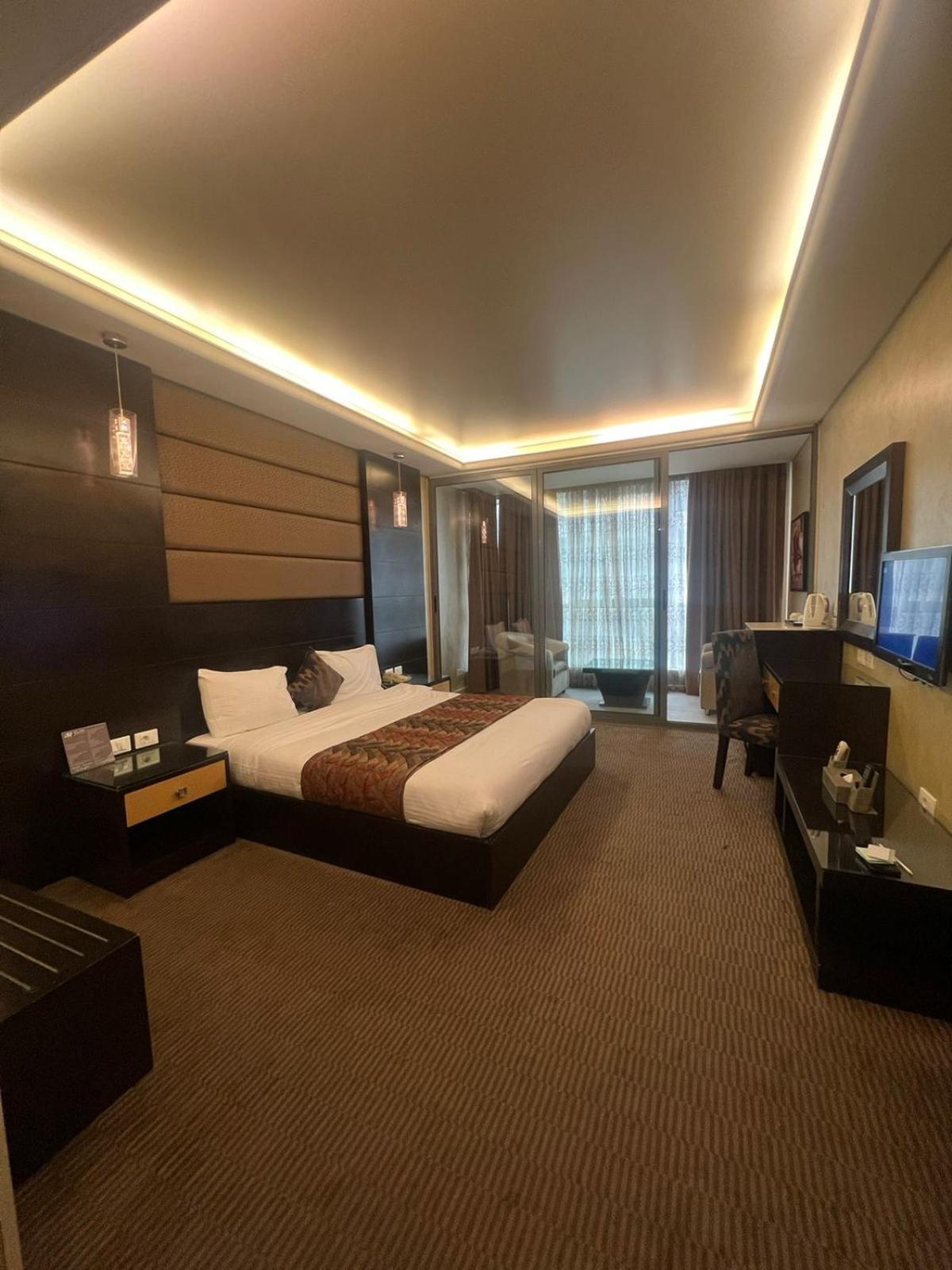 Elite By Beverly Hotel 4*