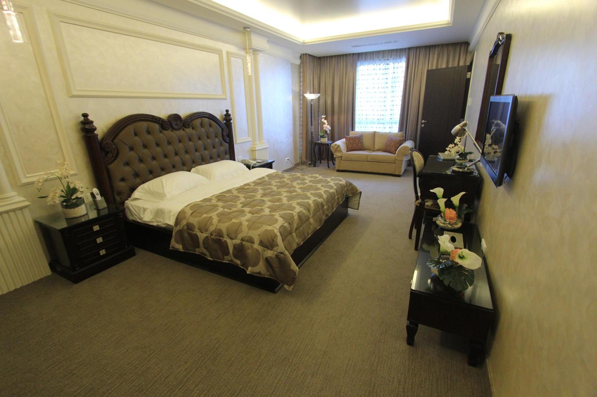 Elite By Beverly 4*
