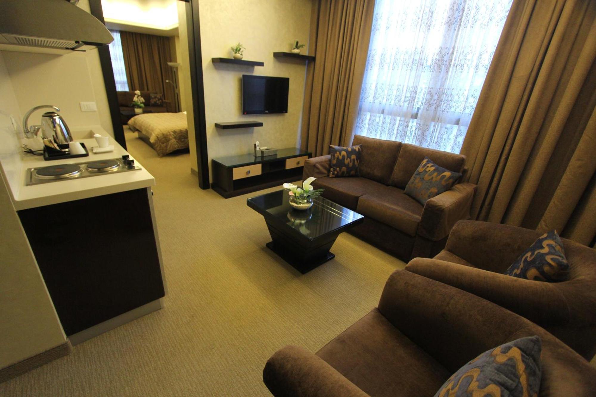Elite By Beverly 4*