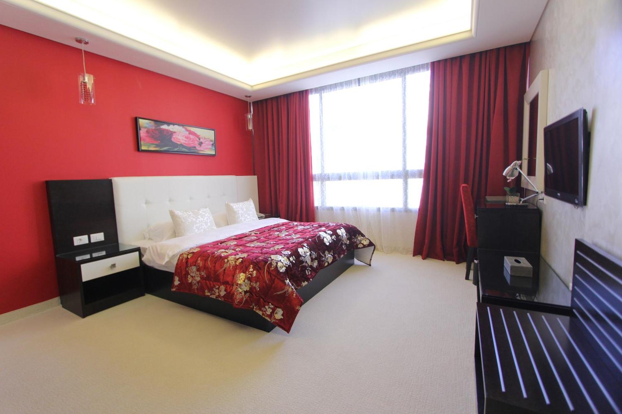 Elite By Beverly Hotel 4*