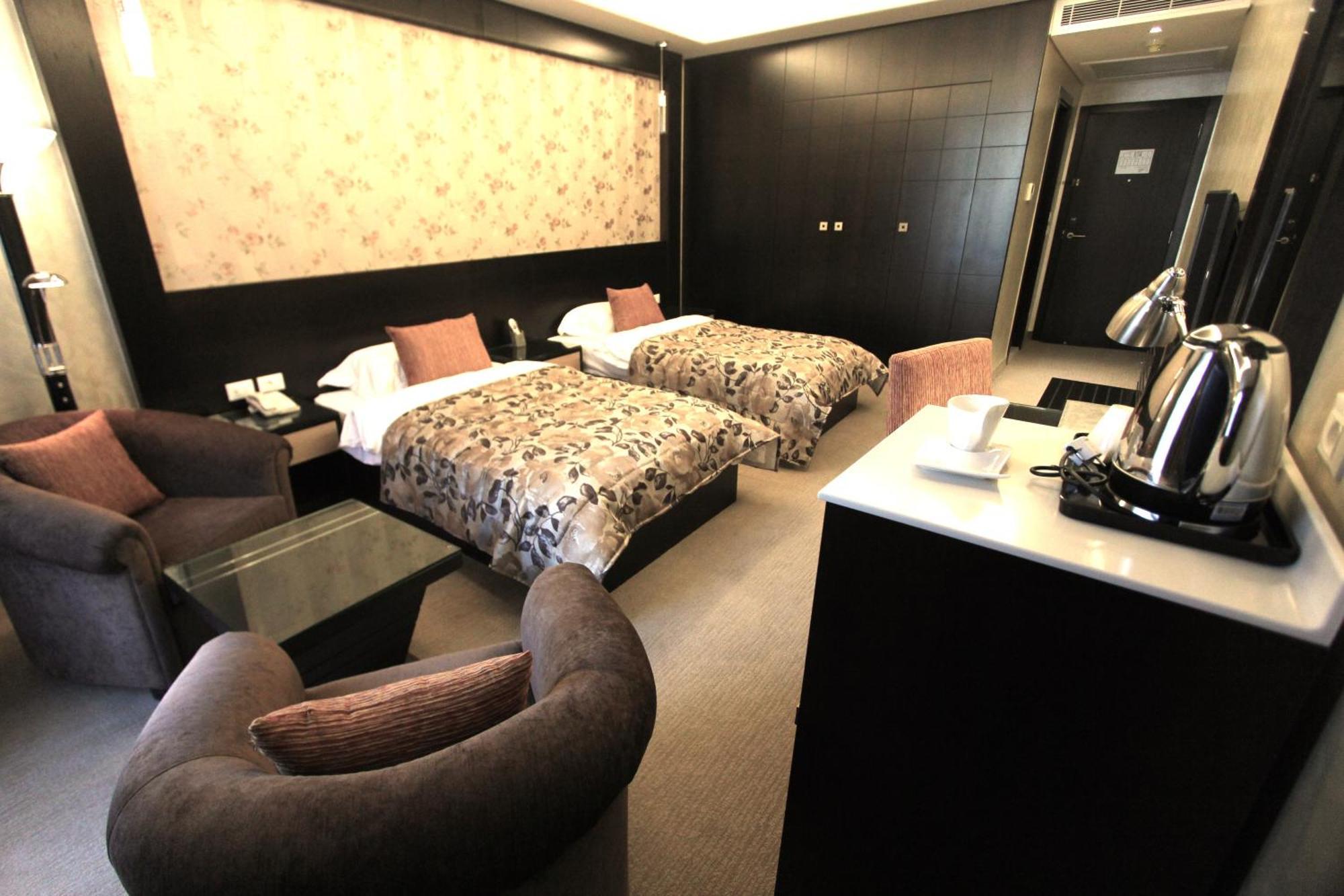 Elite By Beverly Hotel 4*