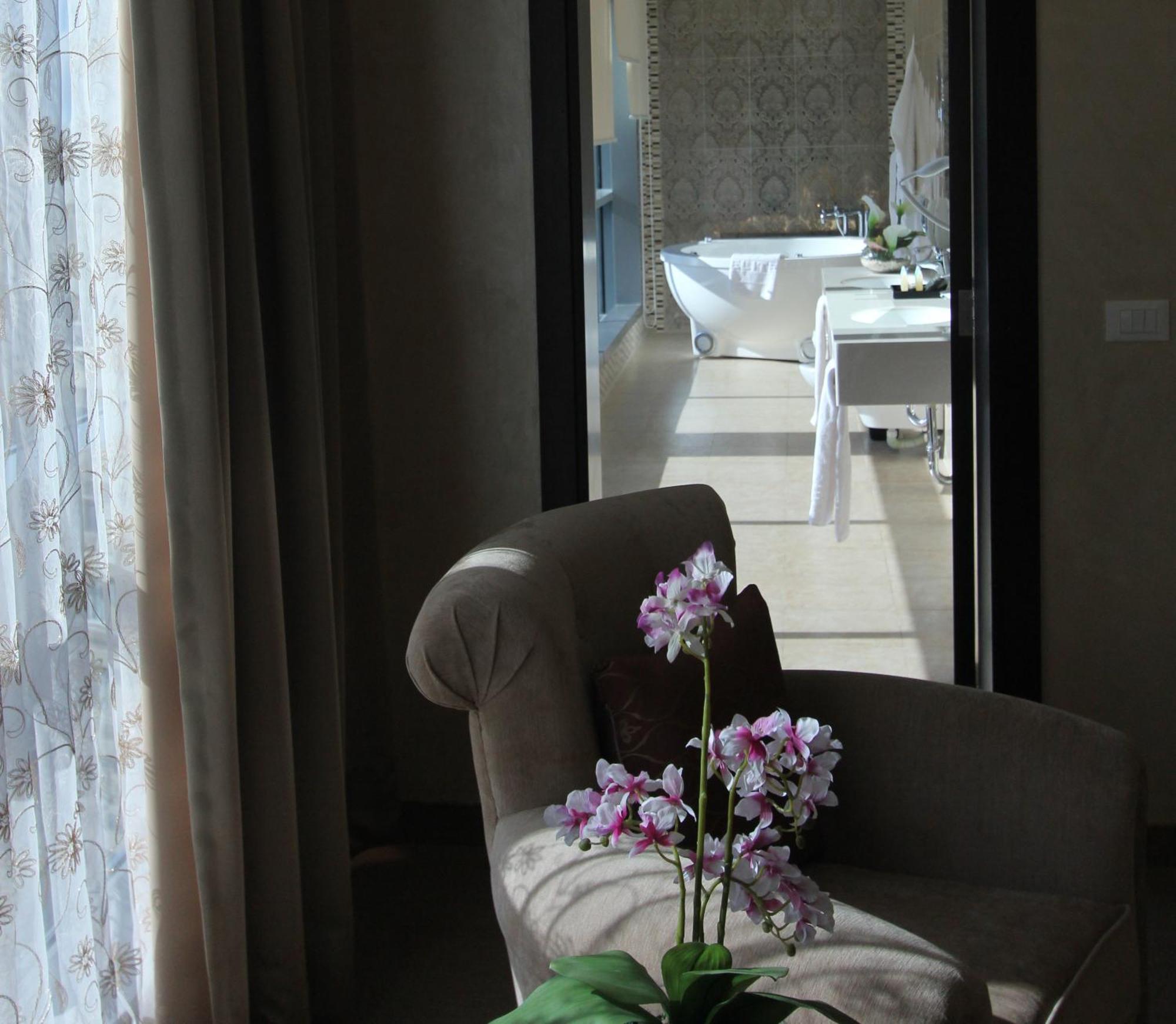 Elite By Beverly Hotel 4*