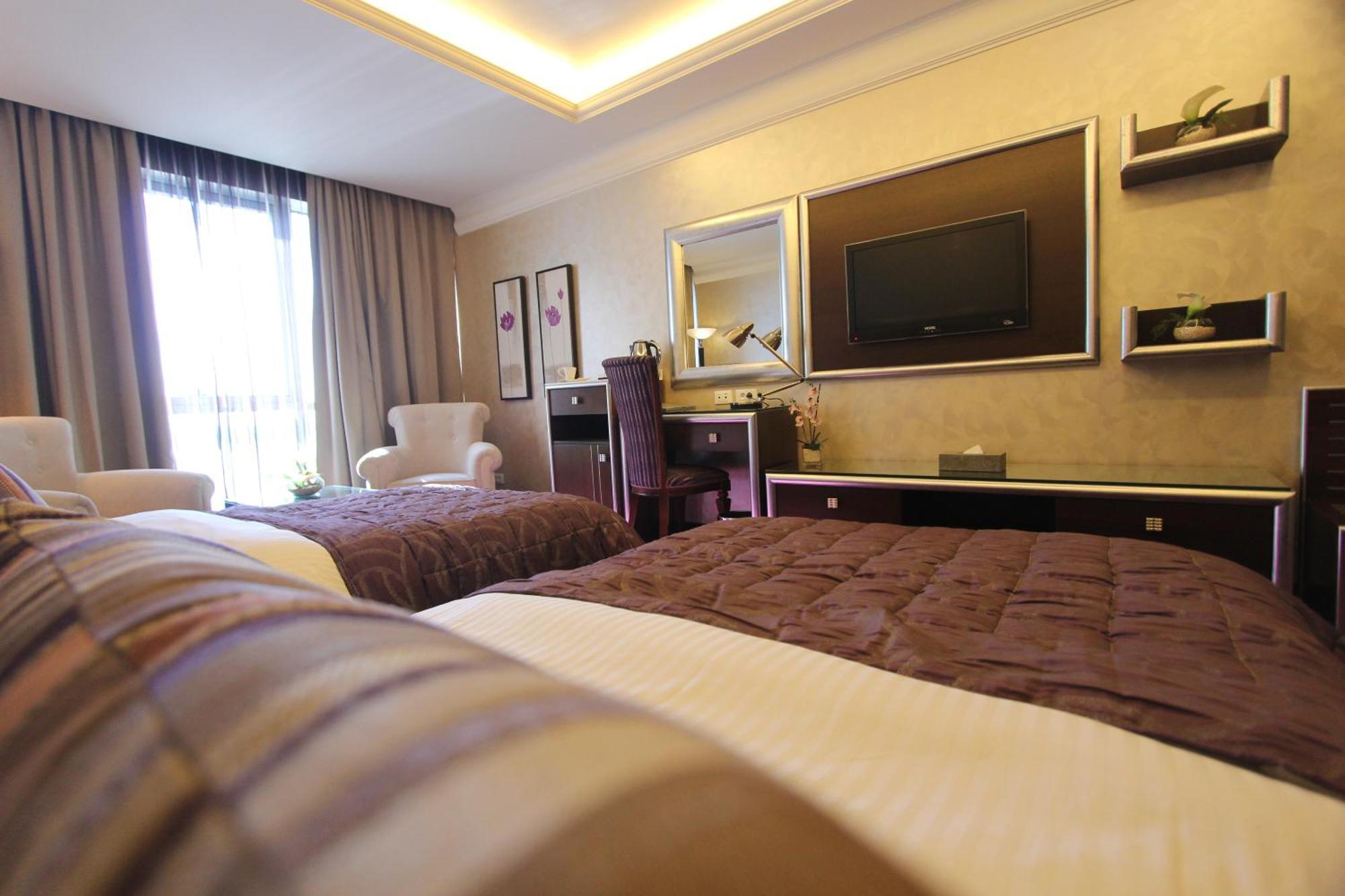 Elite By Beverly 4*
